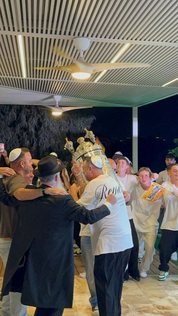 'זופניק בכיכר' עם כל התמונות, הנייעס והחשיפות של חג הסוכות