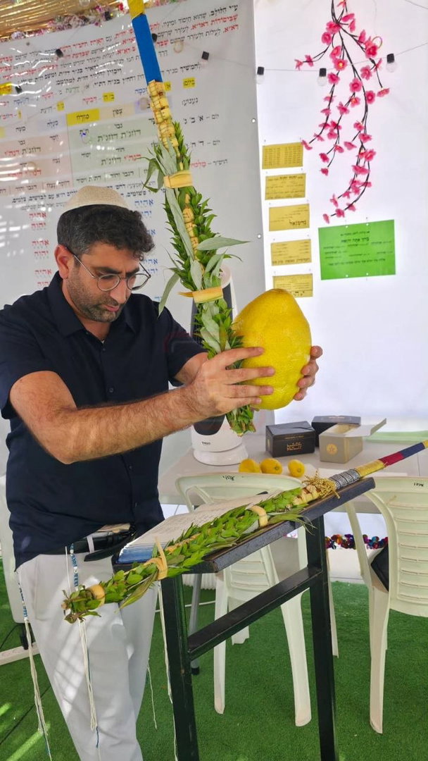 'זופניק בכיכר' עם כל התמונות, הנייעס והחשיפות של חג הסוכות