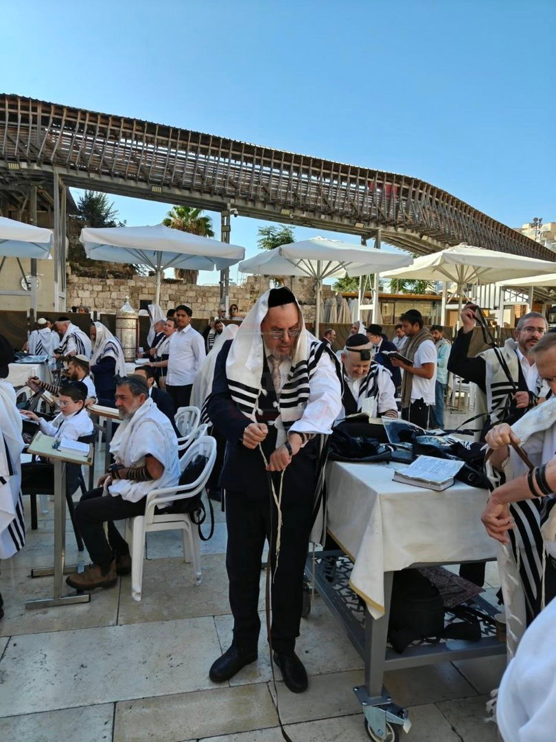 הפדיחה של בן האדמו"ר | 'זופניק בכיכר' עם כל התמונות, הנייעס והחשיפות של השבוע