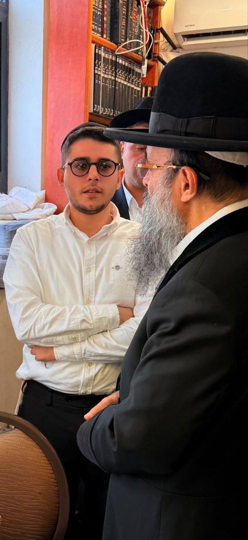 הפדיחה של בן האדמו"ר | 'זופניק בכיכר' עם כל התמונות, הנייעס והחשיפות של השבוע