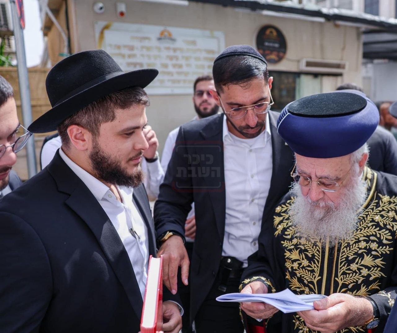 הפדיחה של בן האדמו"ר | 'זופניק בכיכר' עם כל התמונות, הנייעס והחשיפות של השבוע