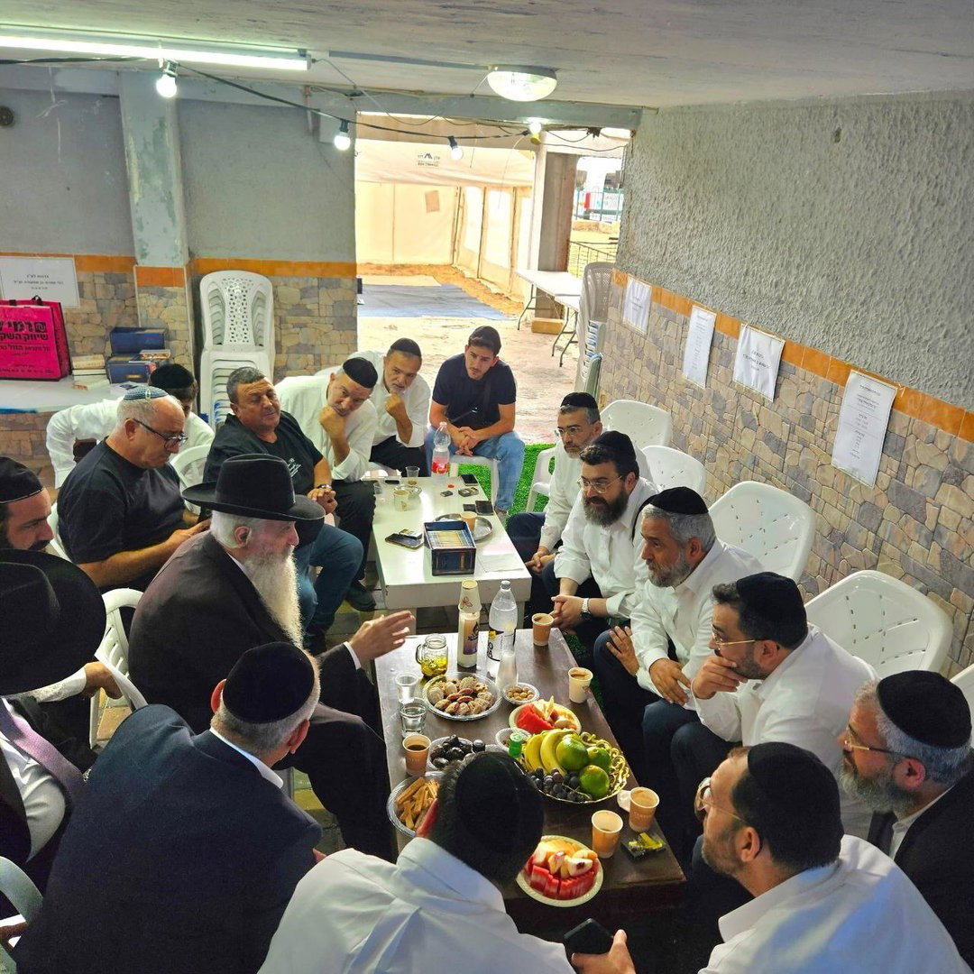 הפדיחה של בן האדמו"ר | 'זופניק בכיכר' עם כל התמונות, הנייעס והחשיפות של השבוע