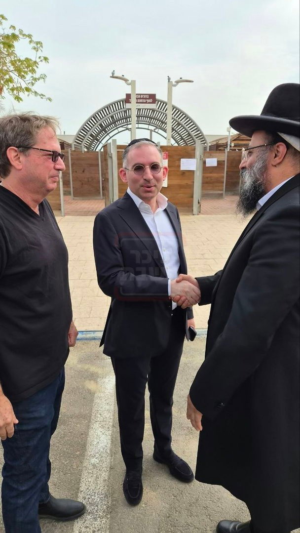 הפדיחה של בן האדמו"ר | 'זופניק בכיכר' עם כל התמונות, הנייעס והחשיפות של השבוע