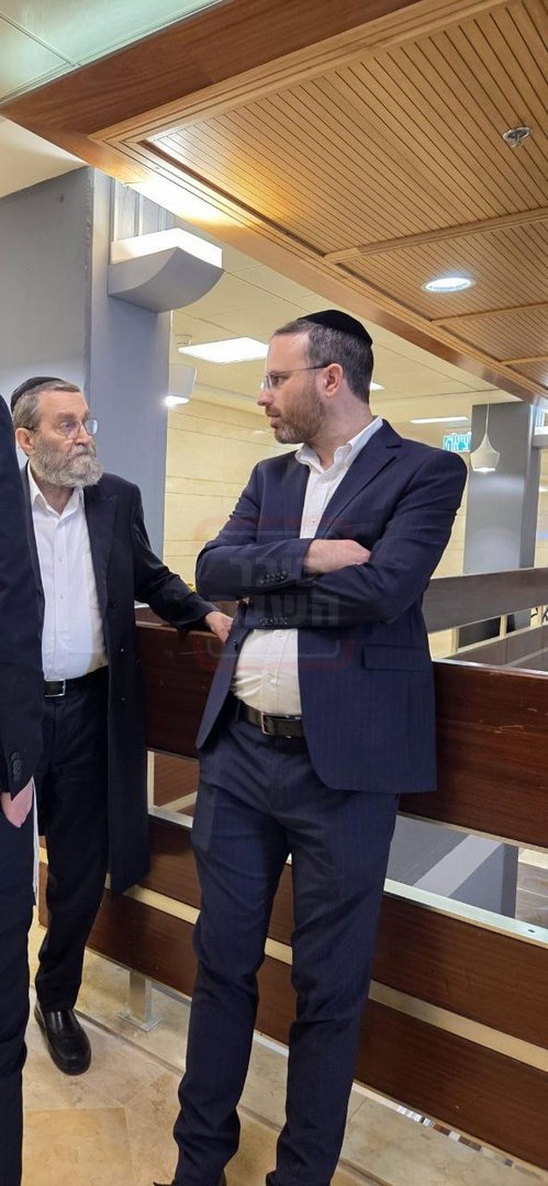 הפדיחה של בן האדמו"ר | 'זופניק בכיכר' עם כל התמונות, הנייעס והחשיפות של השבוע
