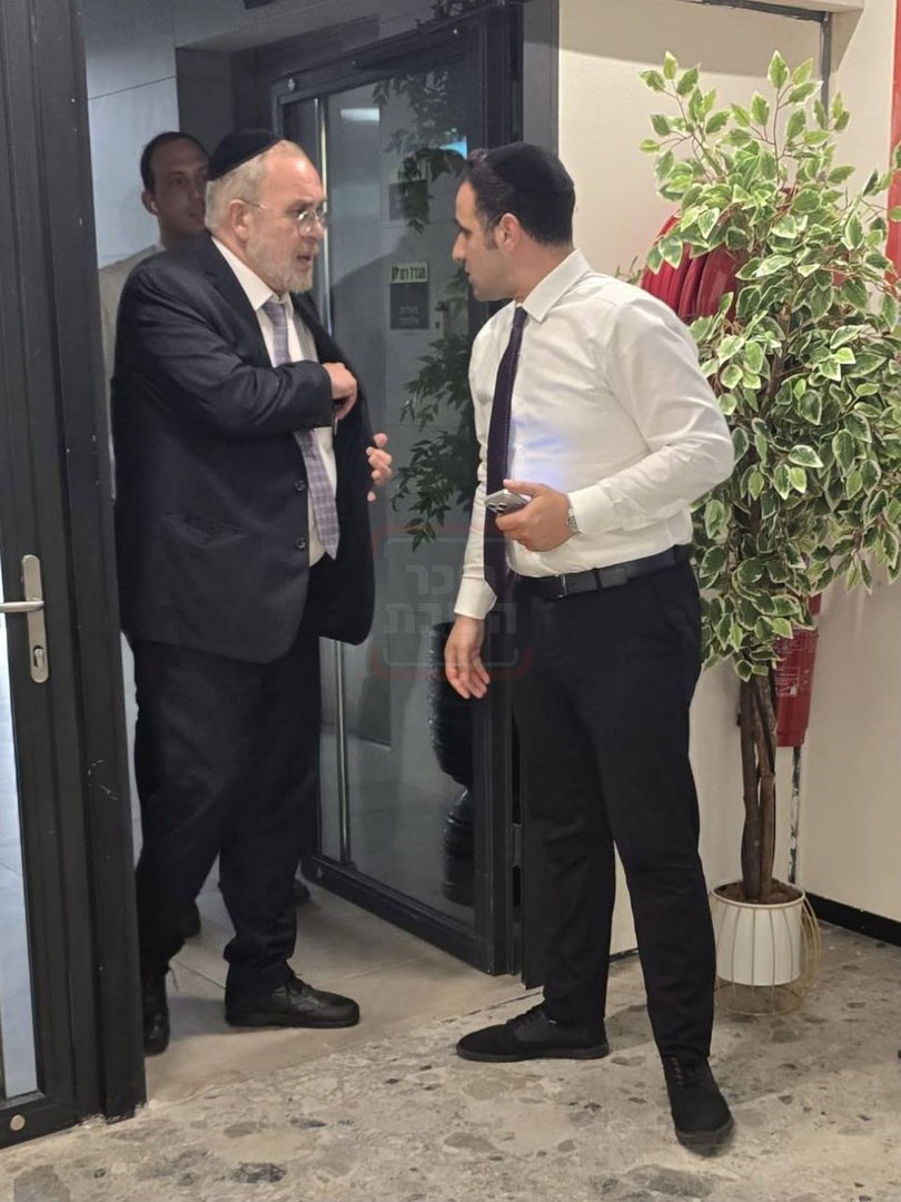 הפדיחה של בן האדמו"ר | 'זופניק בכיכר' עם כל התמונות, הנייעס והחשיפות של השבוע