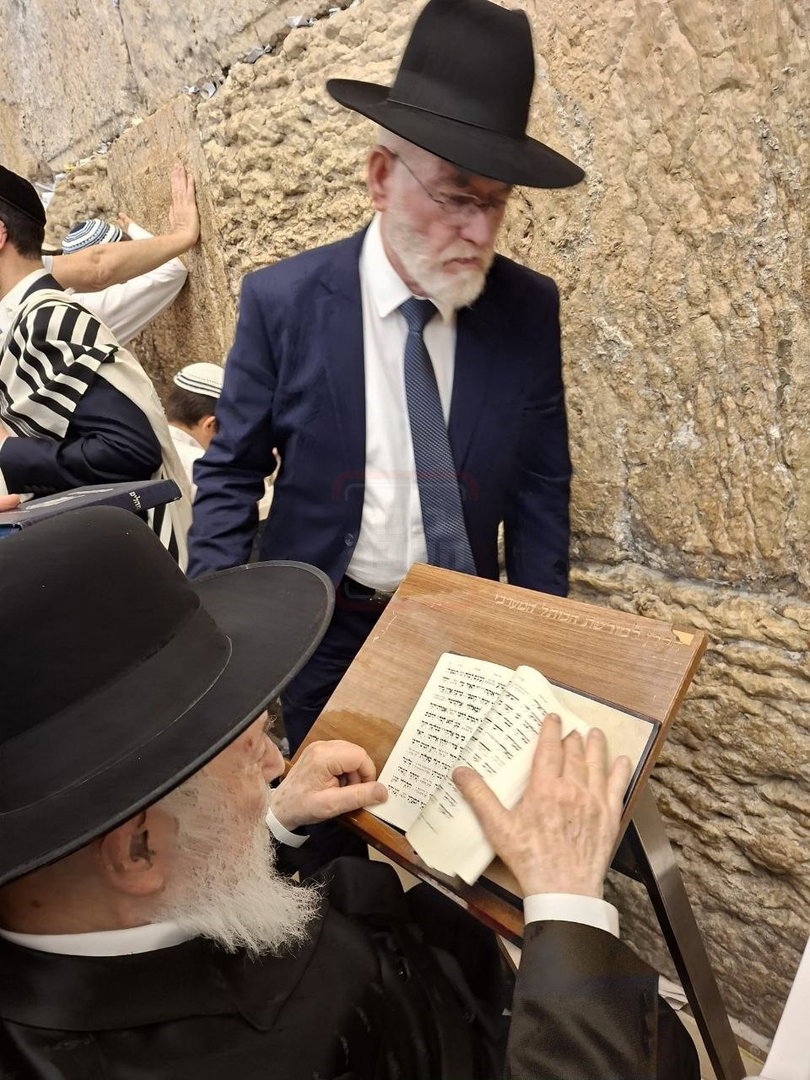 הפדיחה של בן האדמו"ר | 'זופניק בכיכר' עם כל התמונות, הנייעס והחשיפות של השבוע