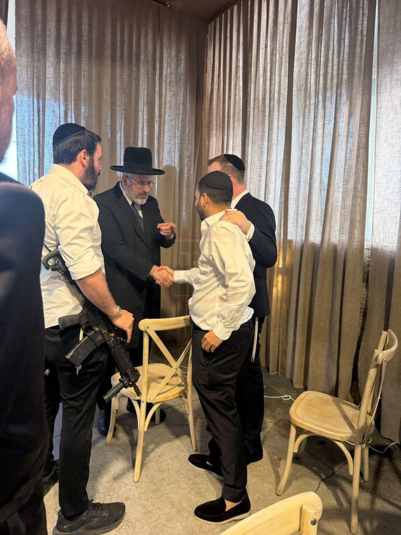 הפדיחה של בן האדמו"ר | 'זופניק בכיכר' עם כל התמונות, הנייעס והחשיפות של השבוע