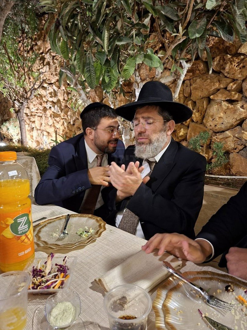הפדיחה של בן האדמו"ר | 'זופניק בכיכר' עם כל התמונות, הנייעס והחשיפות של השבוע