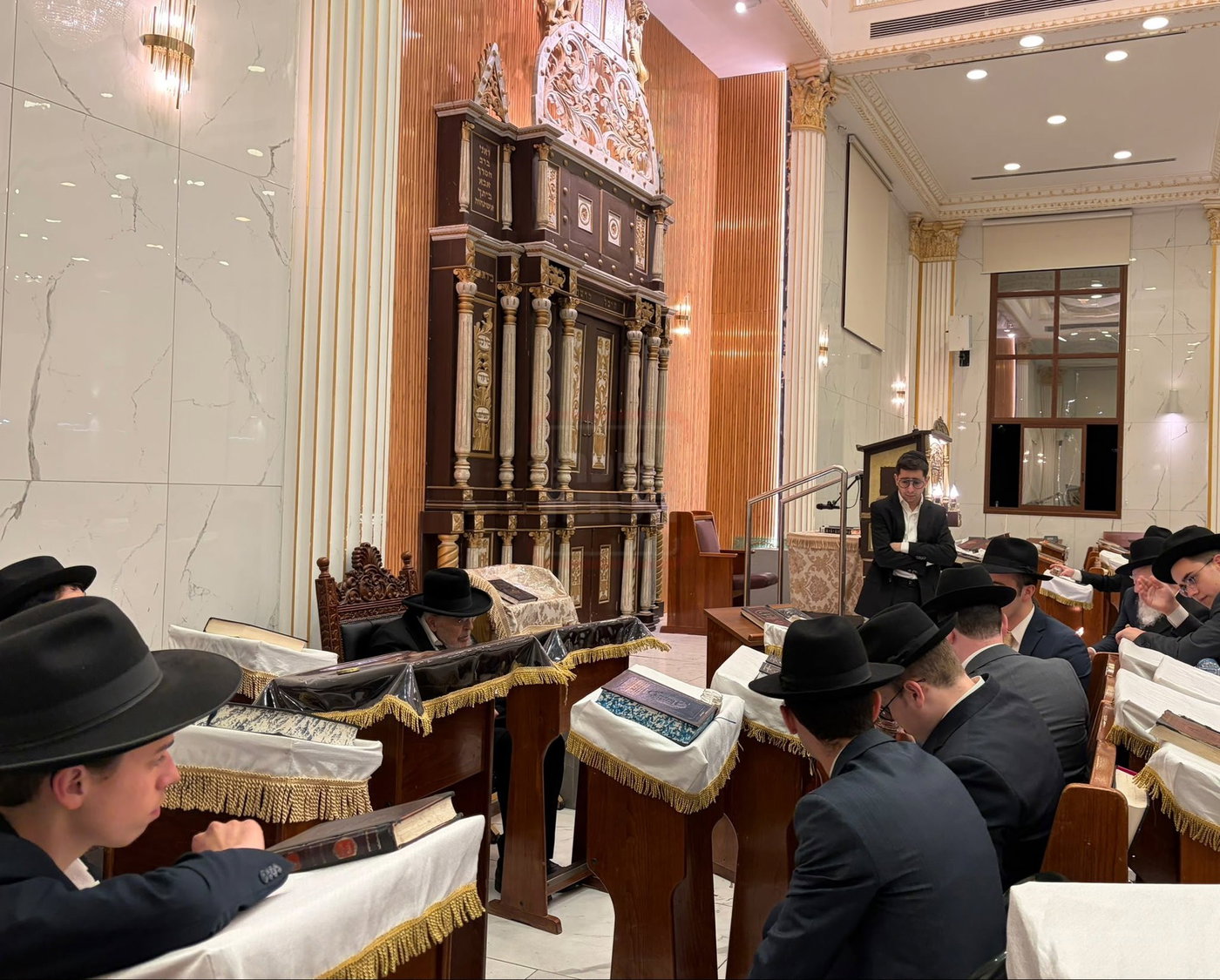 הגר"י אזרחי בעטרת ישראל