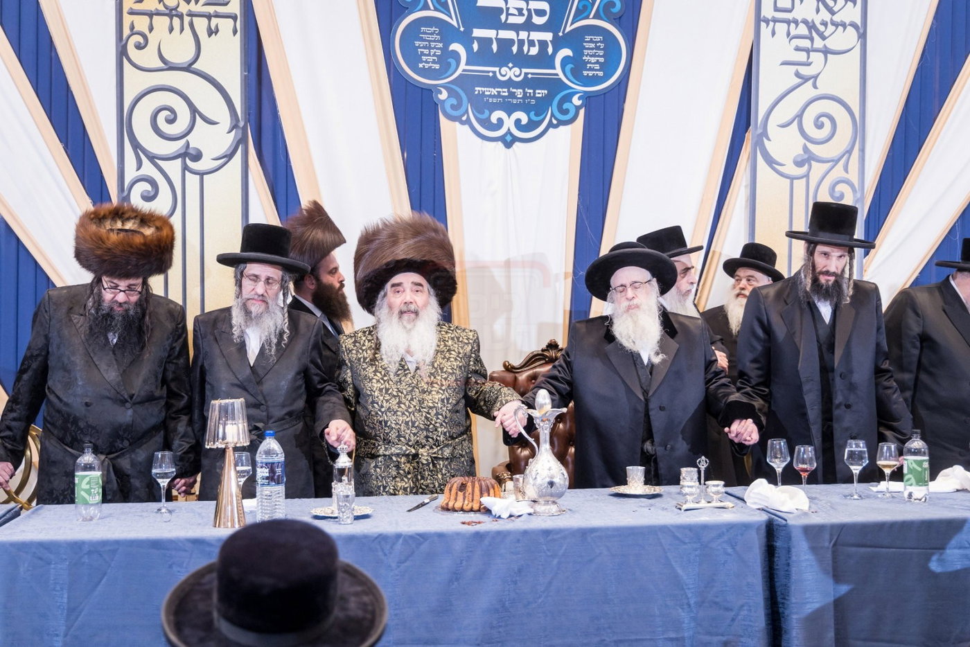 הכנסת ספר התורה בזידטשוב