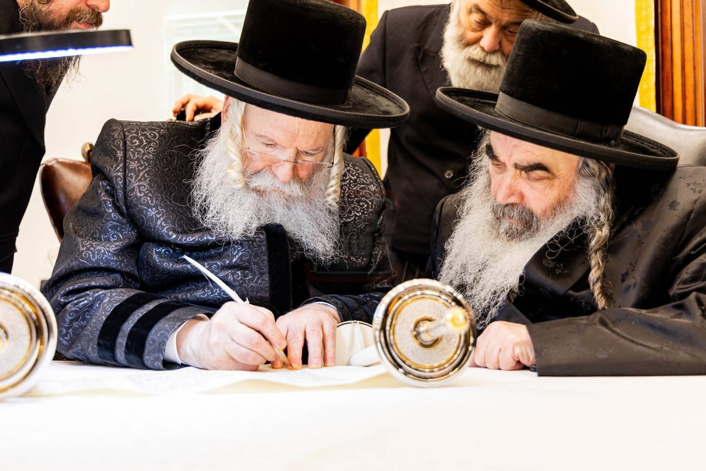 הכנסת ספר התורה בזידטשוב