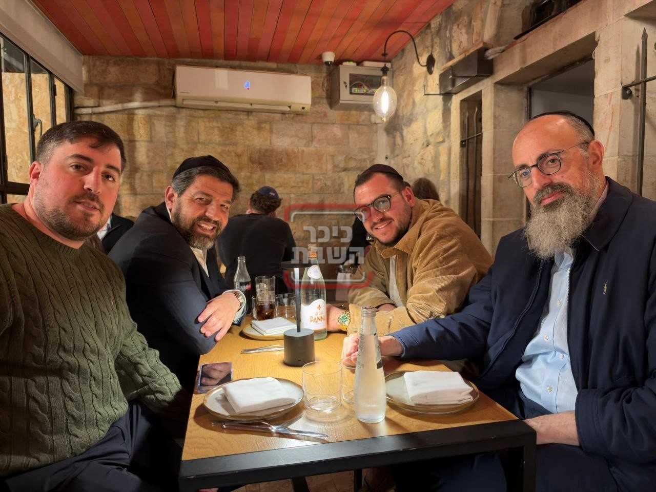 חתימת הפרידה של גפני מהכנסת | 'זופניק בכיכר' עם כל התמונות, הנייעס והחשיפות של השבוע