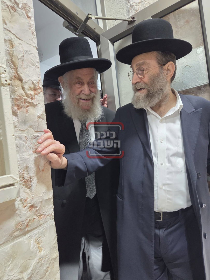 חתימת הפרידה של גפני מהכנסת | 'זופניק בכיכר' עם כל התמונות, הנייעס והחשיפות של השבוע