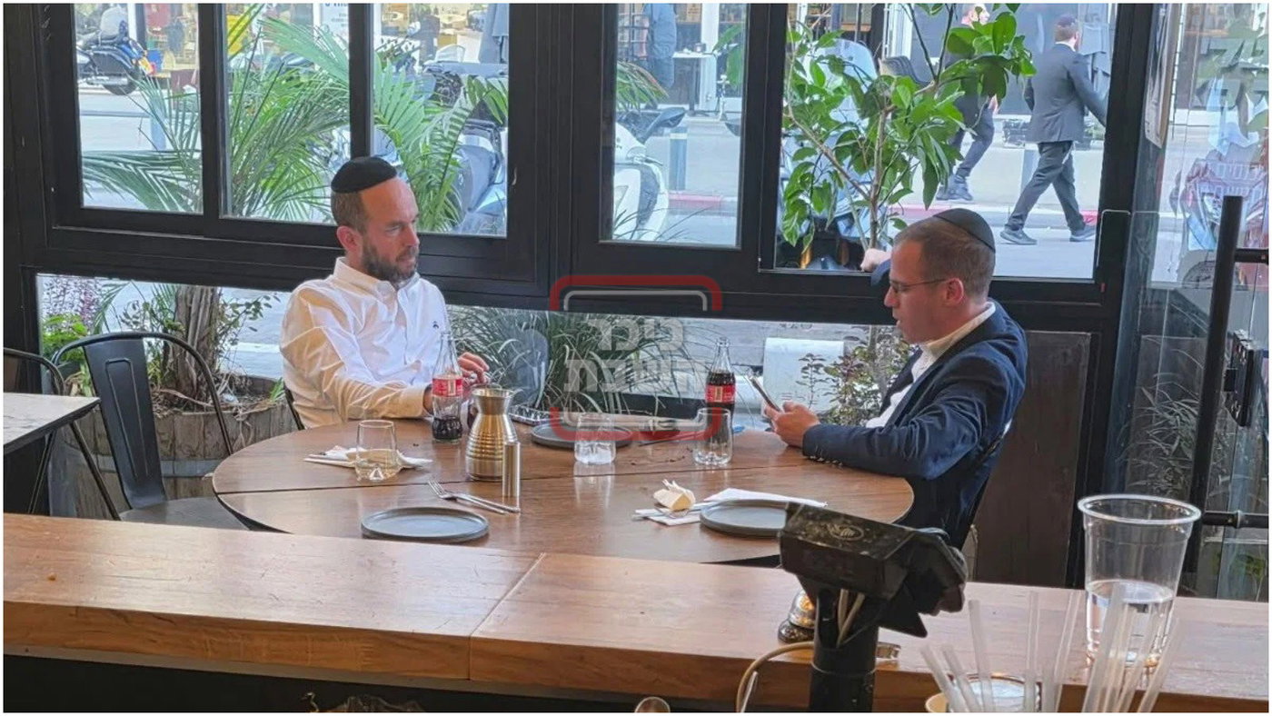 חתימת הפרידה של גפני מהכנסת | 'זופניק בכיכר' עם כל התמונות, הנייעס והחשיפות של השבוע