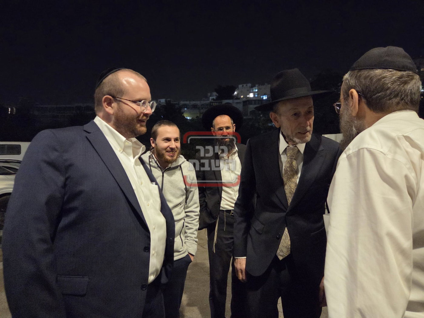 חתימת הפרידה של גפני מהכנסת | 'זופניק בכיכר' עם כל התמונות, הנייעס והחשיפות של השבוע