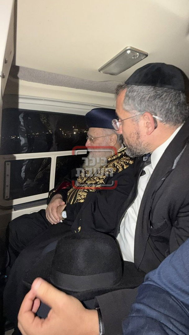 חתימת הפרידה של גפני מהכנסת | 'זופניק בכיכר' עם כל התמונות, הנייעס והחשיפות של השבוע